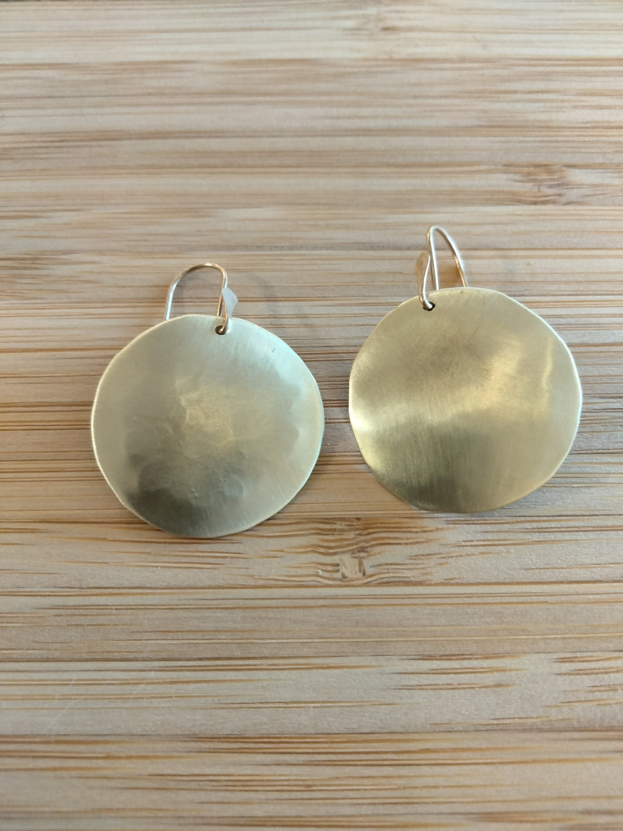 Brass hammered disc dangle earrings